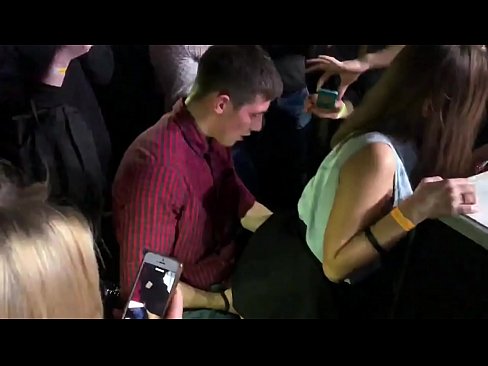 ❤️ Sexe réel dans une boîte de nuit russe. Jeune fille russe de 18 ans baisée dans l'anus et le vagin dans une boîte de nuit. ❤️❌ Porno vk at porn fr.watchhentai.ru ❤